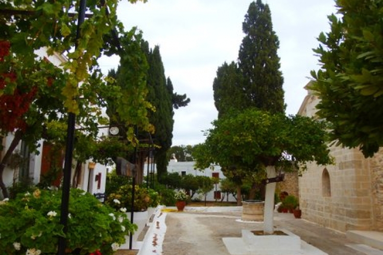 Agarathos monastery yard